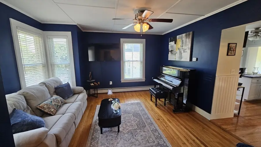 112 Dutcher St, Hopedale, MA 01747 - #3