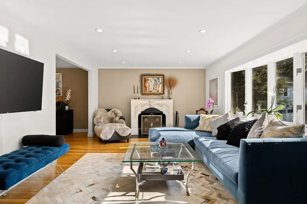 44 Windemere Rd, Wellesley, MA 02481 - #1