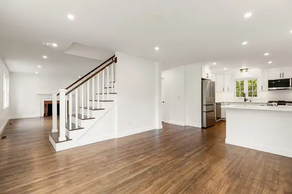 39 Mckinley Avenue, Lowell, MA 01851