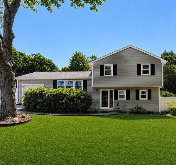 5 Whiting Ave, Walpole, MA 02081