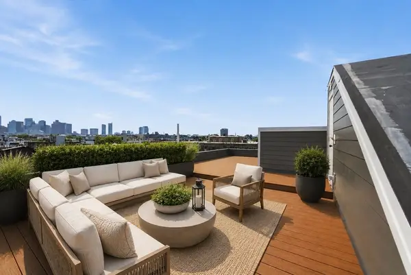 28 Geneva St #402, Boston, MA 02128