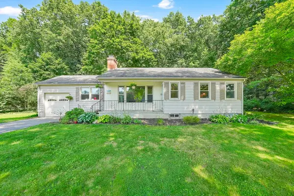 115 Fernwood Dr, East Longmeadow, MA 01020
