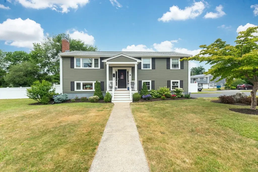 3 Fencourt Rd, Canton, MA 02021 - #1