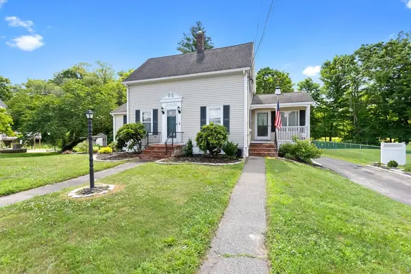 422 Main Street, Groveland, MA 01834
