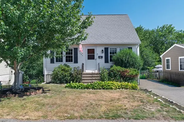 104 Lenox St, Quincy, MA 02169