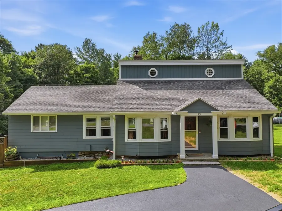 39 Stafford St, Charlton, MA 01507 - #3