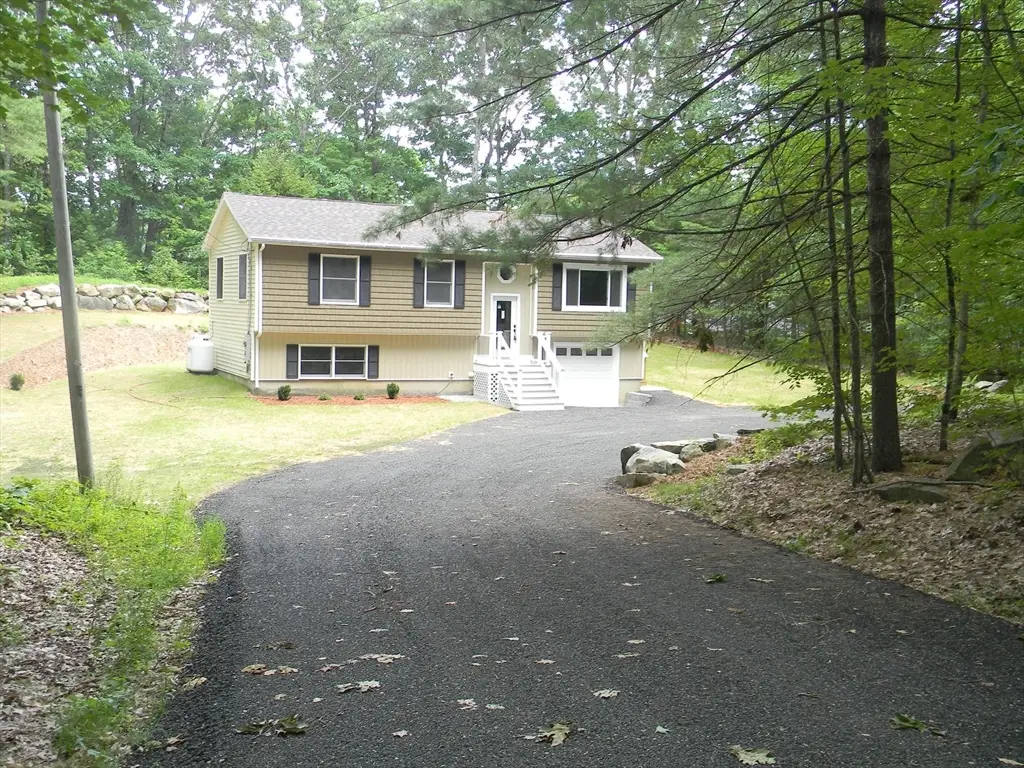 232 Arlington St, Athol, MA 01331 - #1