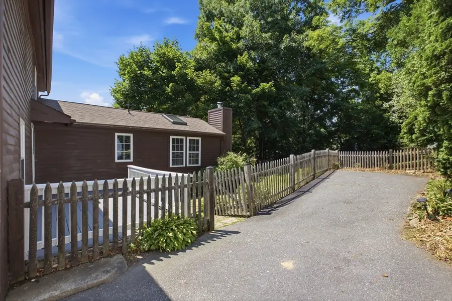 260 Mendon St, Uxbridge, MA 01569 - #3