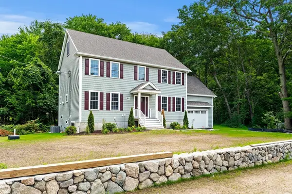 89 Central St, North Reading, MA 01864