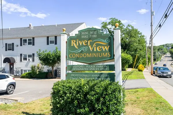 3652 N Main St #10, Fall River, MA 02720