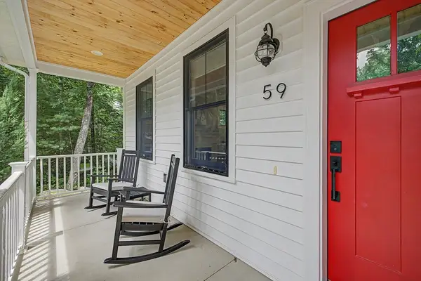 59 Ice Pond Dr, Northampton, MA 01062