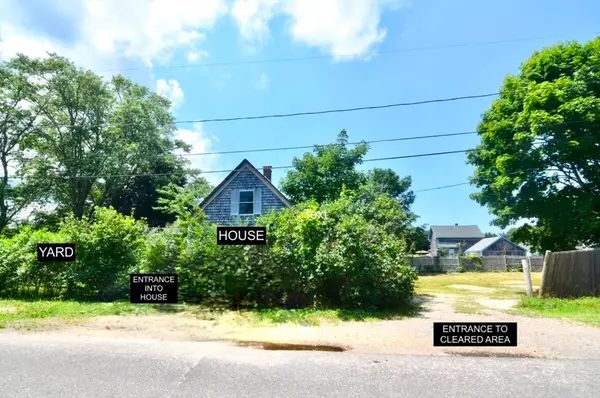 26 Winthrop Ave, Oak Bluffs, MA 02557
