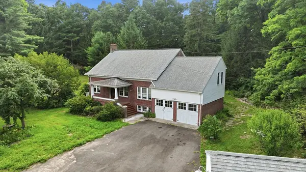 303 E State St, Granby, MA 01033