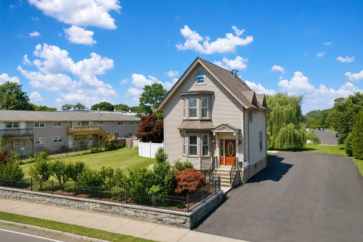 167 Center St, Ludlow, MA 01056 - #1