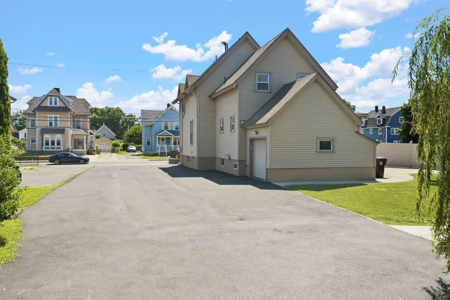 167 Center St, Ludlow, MA 01056 - #3