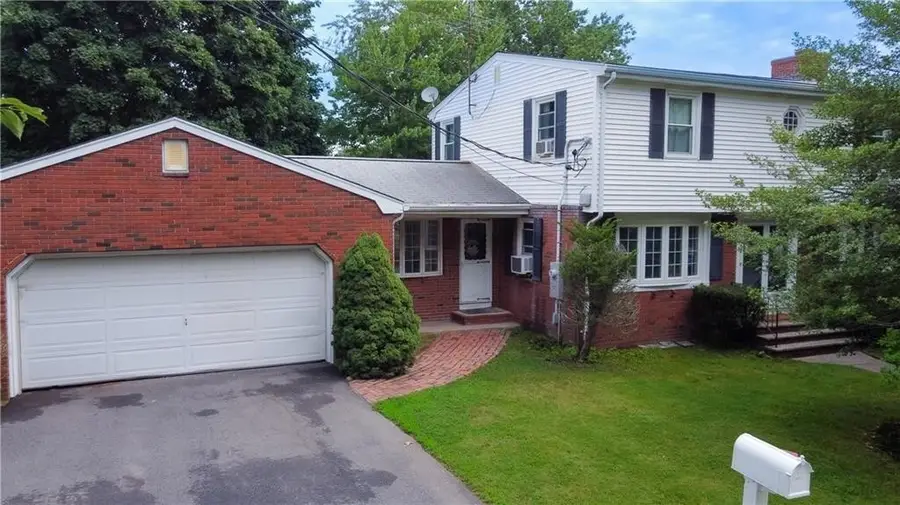 442 Eastview Ave, Somerset, MA 02726 - #2