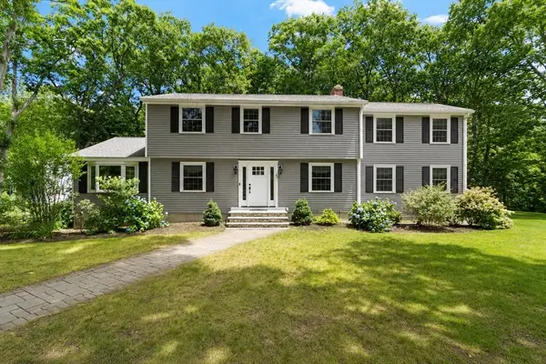 45 Woodberry Lane, North Andover, MA 01845