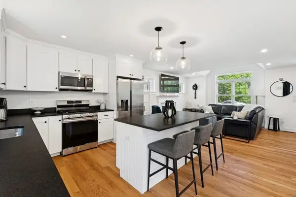 140 Broken Bow Ln, Falmouth, MA 02536