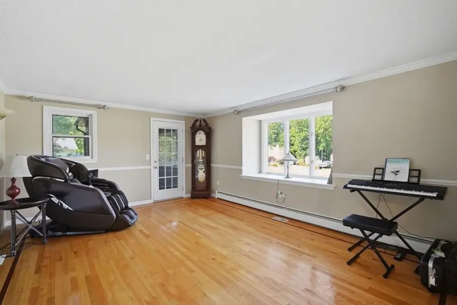 35 Cross Meadow Rd, East Longmeadow, MA 01028 - #3
