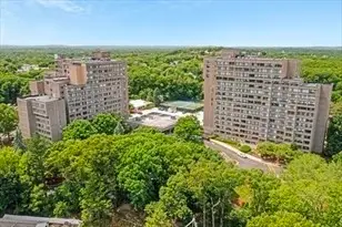 250 Hammond Pond Parkway #1207S, Newton, MA 02467