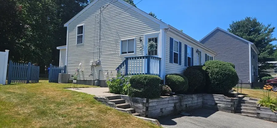 7 Tynan Ave, East Taunton, MA 02718 - #2