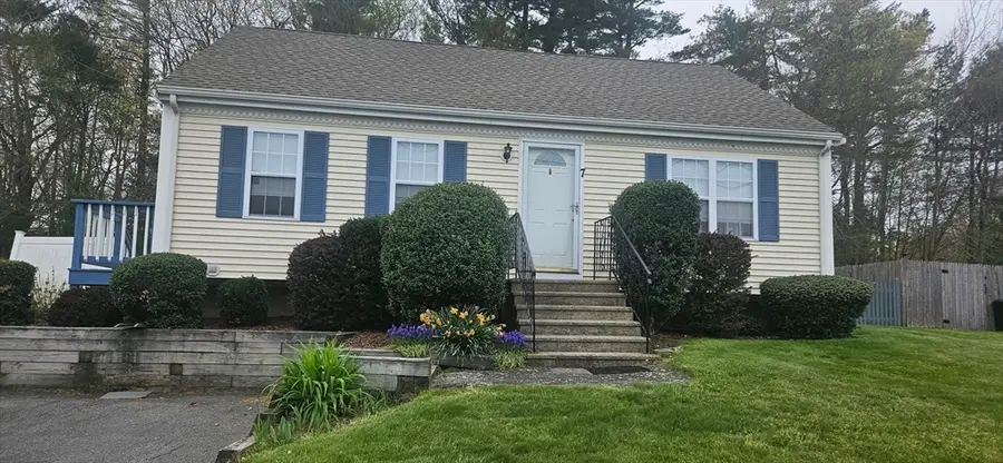 7 Tynan Ave, East Taunton, MA 02718 - #3