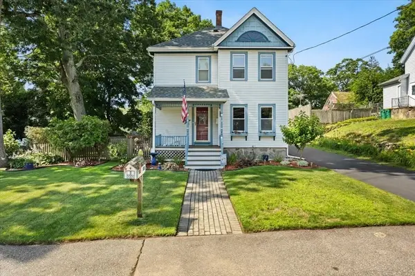 17 Shields St, Mansfield, MA 02048