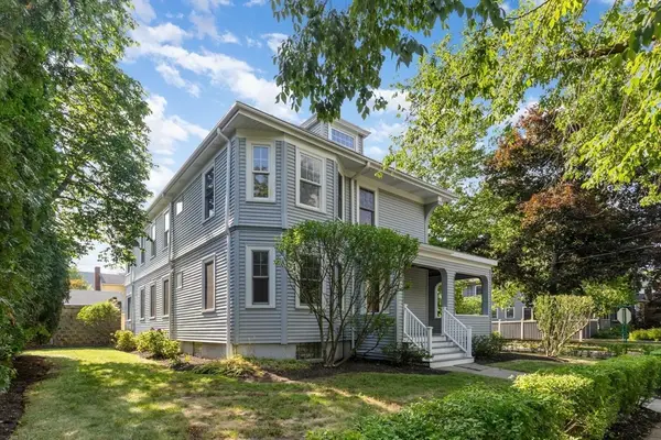 9 Spruce St, Belmont, MA 02478