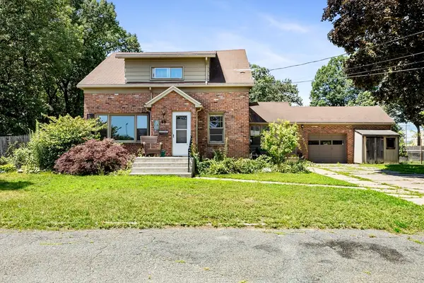 69 Worthington St, Chicopee, MA 01020