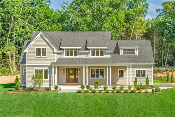1 Mcsweeney Lane, Falmouth, MA 02540
