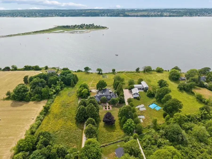 683 Neck Road, Tiverton, RI 02878 - #2
