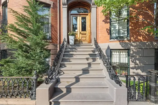 578 Massachusetts Ave #3, Boston, MA 02118