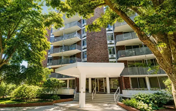 19 Winchester St #402, Brookline, MA 02446