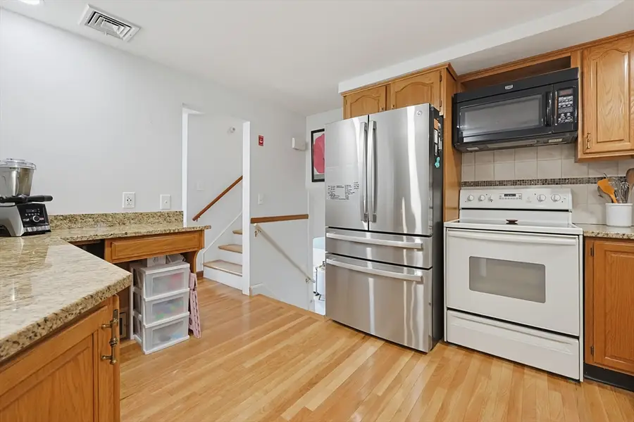 19 Weir Rd, Waltham, MA 02451 - #3
