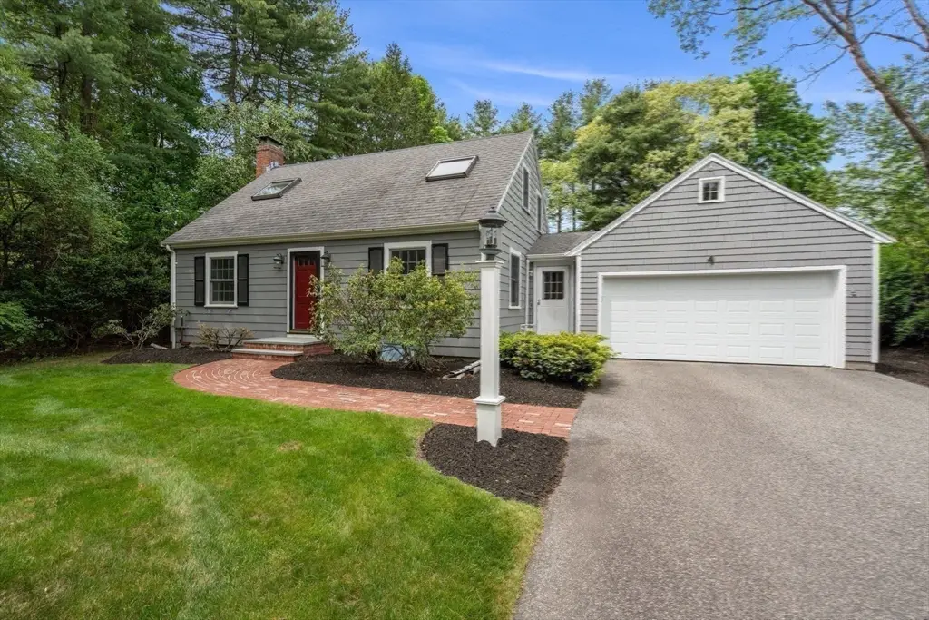 4 Park Ave, Dover, MA 02030 - #1