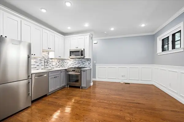 104 Beacon St #2, Somerville, MA 02143