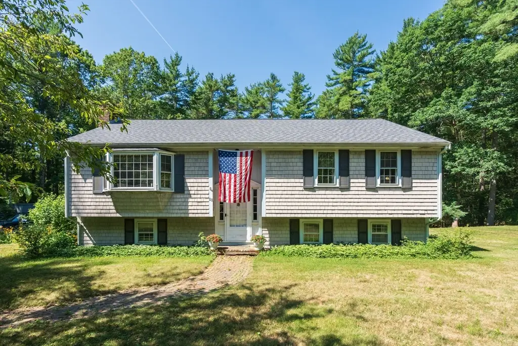 88 Upland Rd, Plympton, MA 02367 - #1