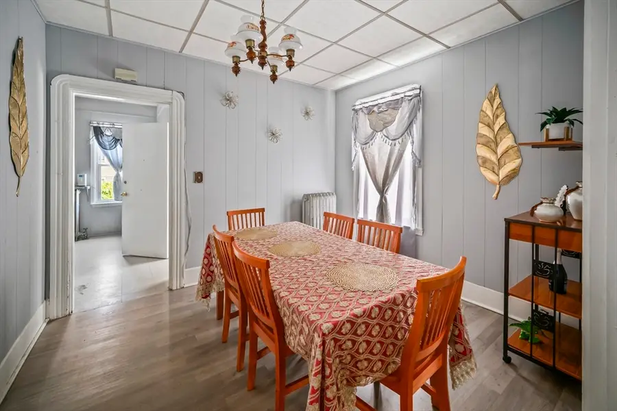 82 Snell St, Fall River, MA 02721 - #3