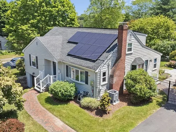 31 Smith Street, Waltham, MA 02451