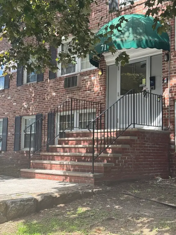 71 Mystic St #11, Methuen, MA 01844
