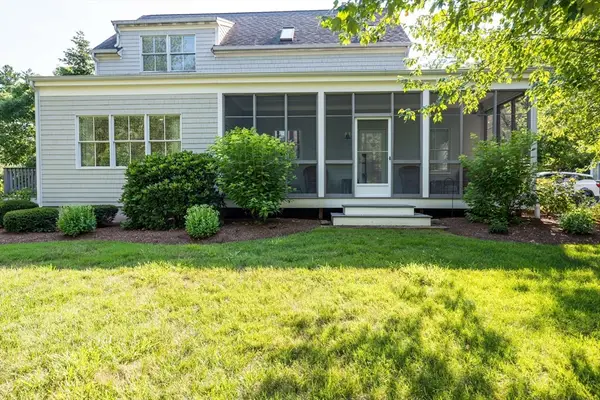 14 Hathaway Pond Circle #14, Rochester, MA 02770
