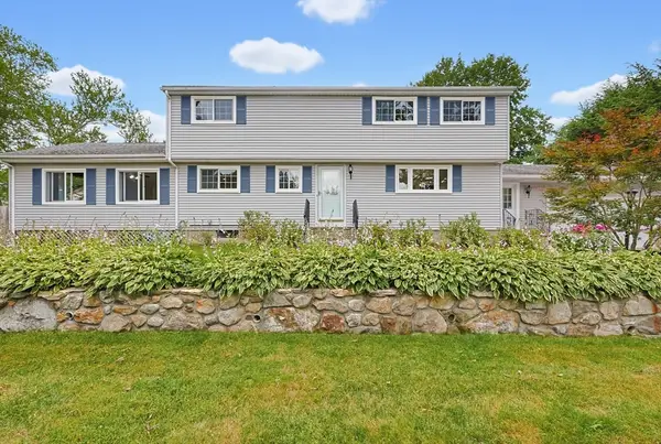 32 Falcon St, Worcester, MA 01603