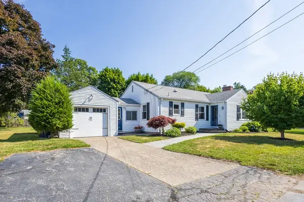 40 Greenfield Rd, Cumberland, RI 02846