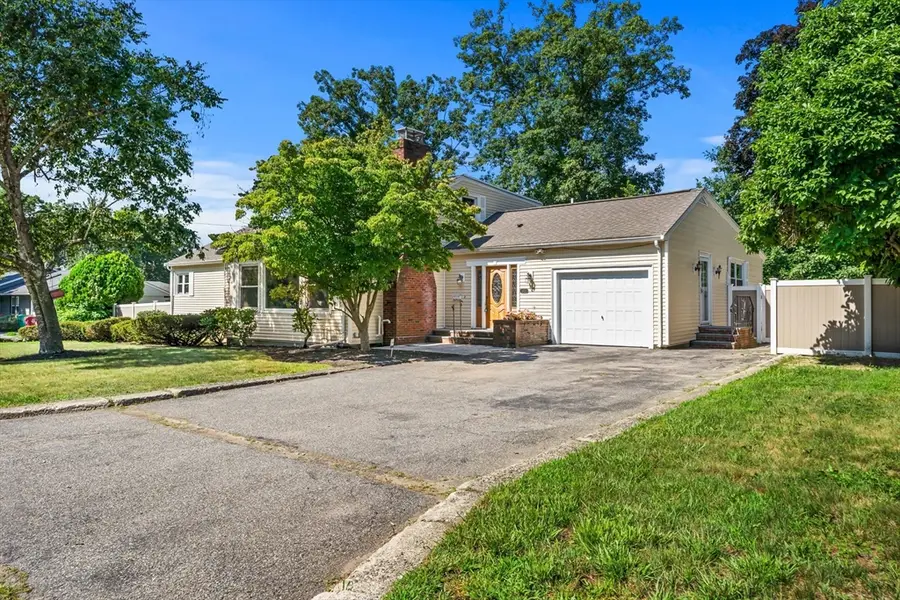 173 Florence Rd, Lowell, MA 01851 - #3