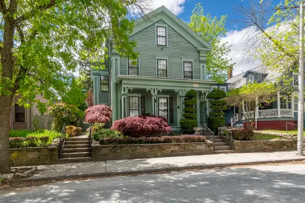 12 Crown St., Worcester, MA 01609