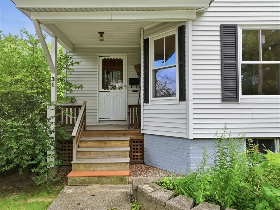 31 Lincoln Ave, Orange, MA 01364 - #3