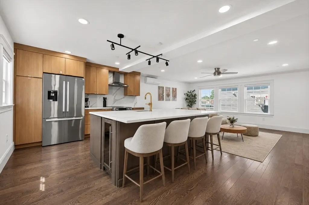 10 Osborne #B, Salem, MA 01970 - #1