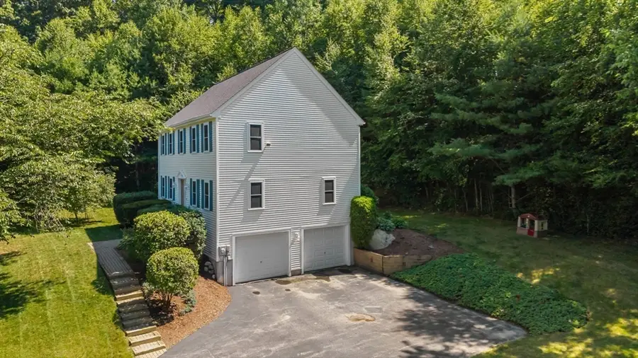 32 Hastings Dr., Whitinsville, MA 01588 - #2