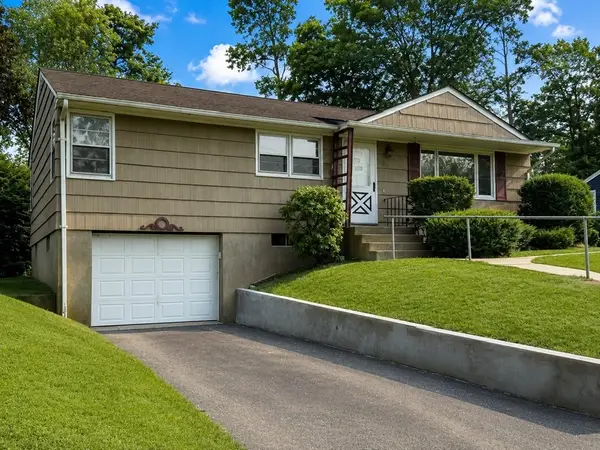 185 Gardens Dr, Springfield, MA 01119
