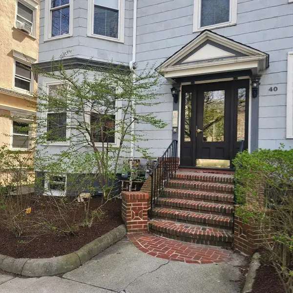 40 Highland Ave #8, Somerville, MA 02143